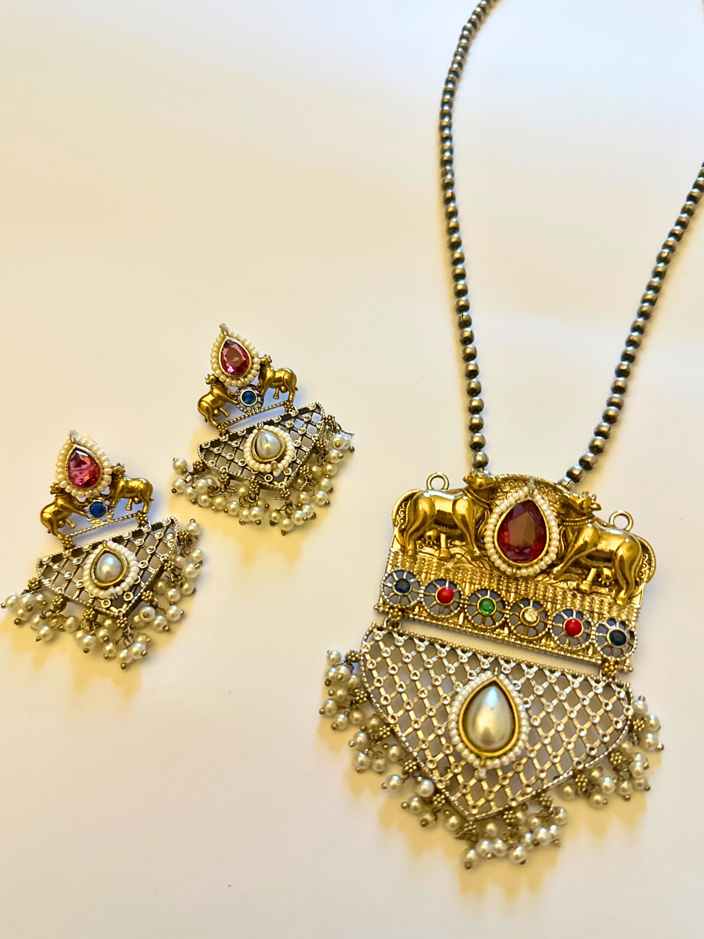 Nandira Longchain Necklace set with Earrings